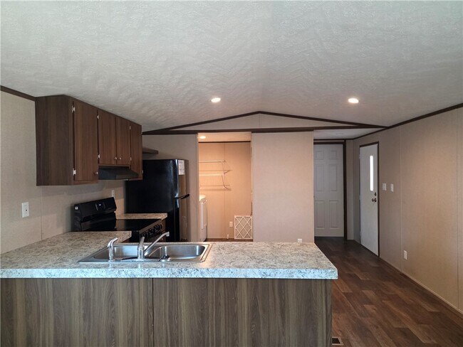 Foto del edificio - 1775 Sea Creek Dr