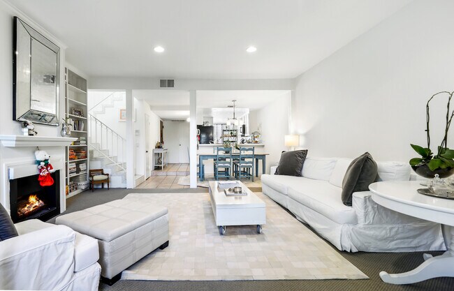 Open and Bright Living - 15515 W Sunset Blvd