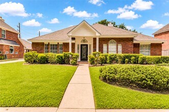 Building Photo - 3223 Richland Dr