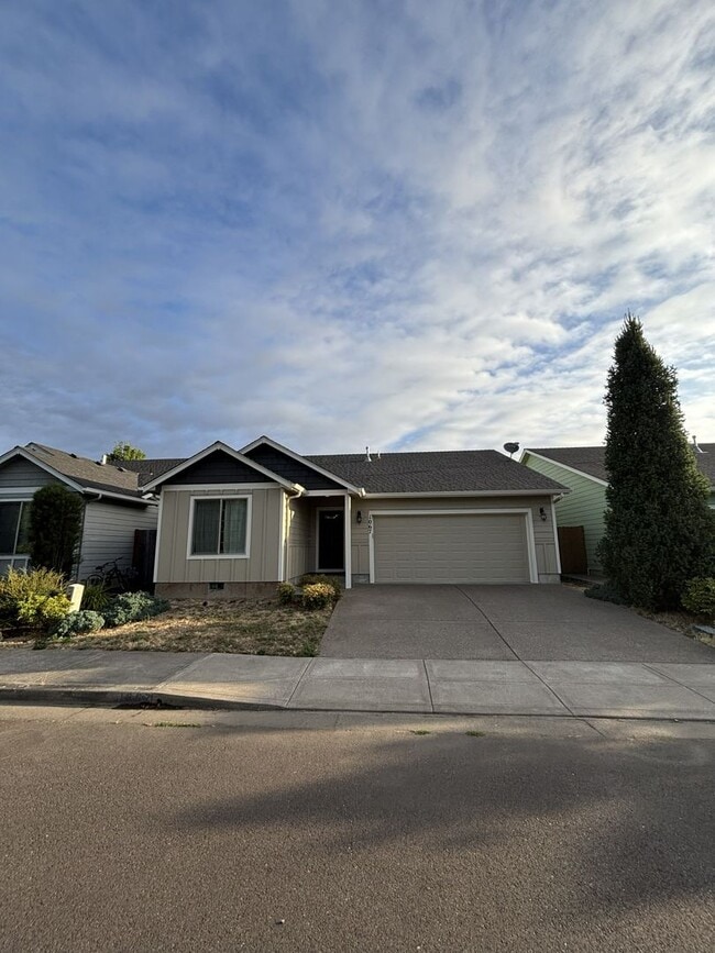 Building Photo - 1067 Taurus Loop NE