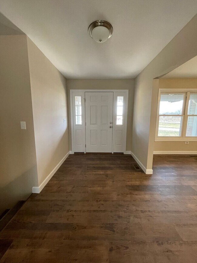 Foto del edificio - FOR RENT! 6 Bedroom 3 Bathroom in Moscow Mills, MO!