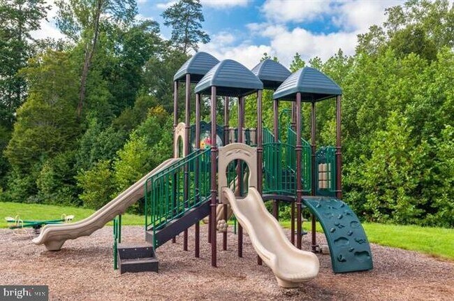 Foto del edificio - 8439 Devries Ln