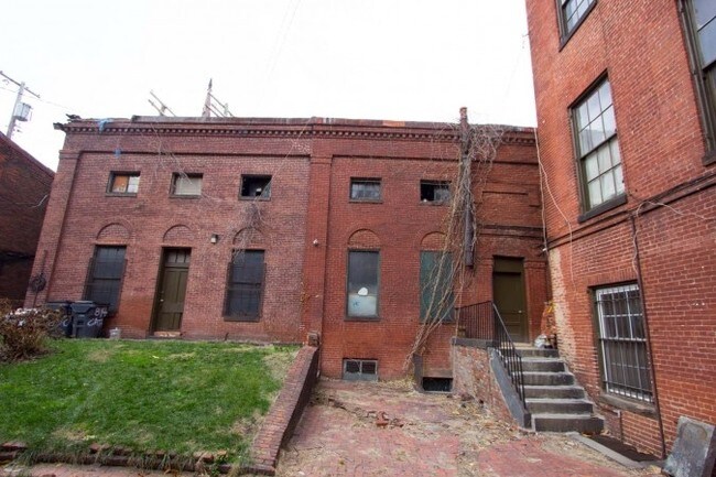 Foto del edificio - 812-814 Cathedral St