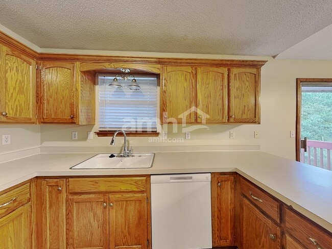 Building Photo - 328 Shenandoah Dr