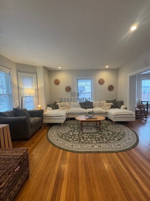 Primary Photo - 58 Saunders St