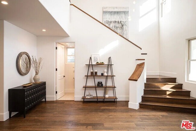 Foto del edificio - 3496 Redwood Ave