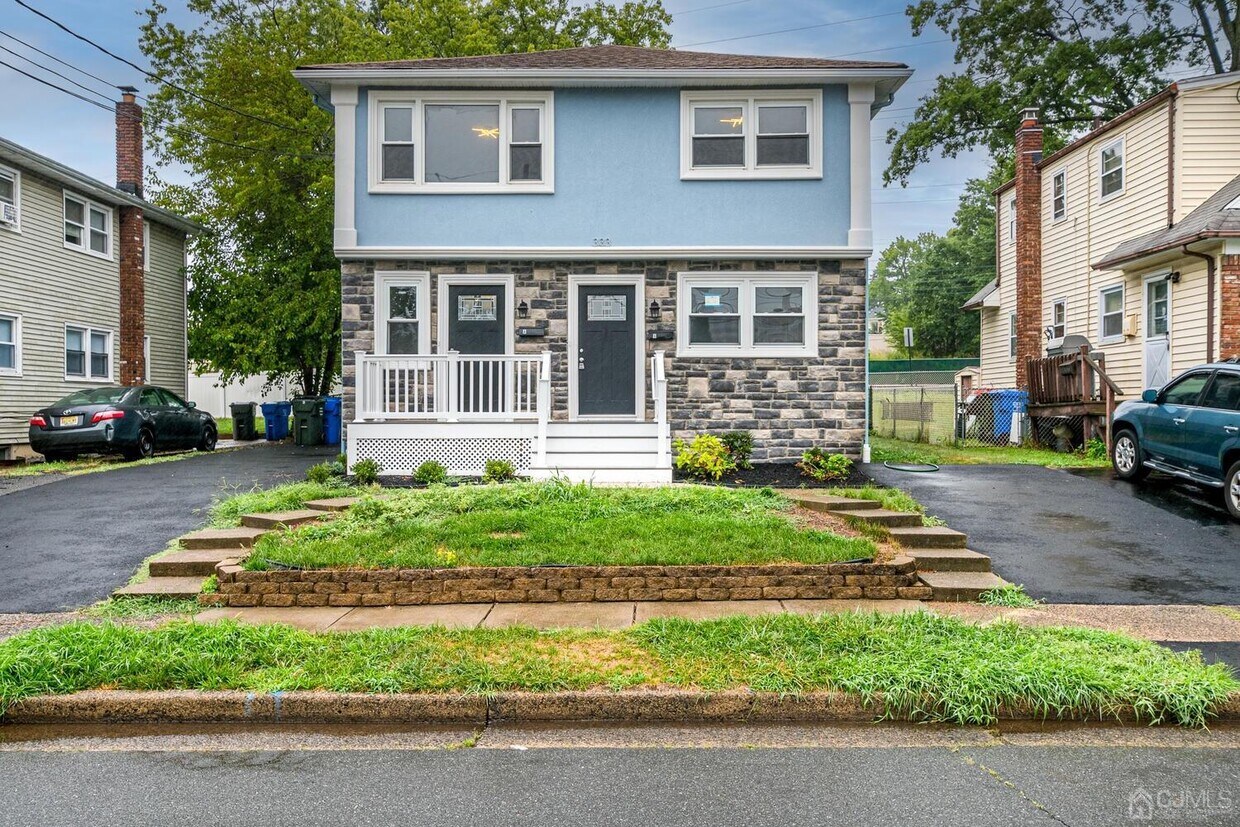 Primary Photo - 333 Benjamin Ave
