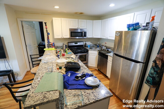 Building Photo - 60 Egmont St