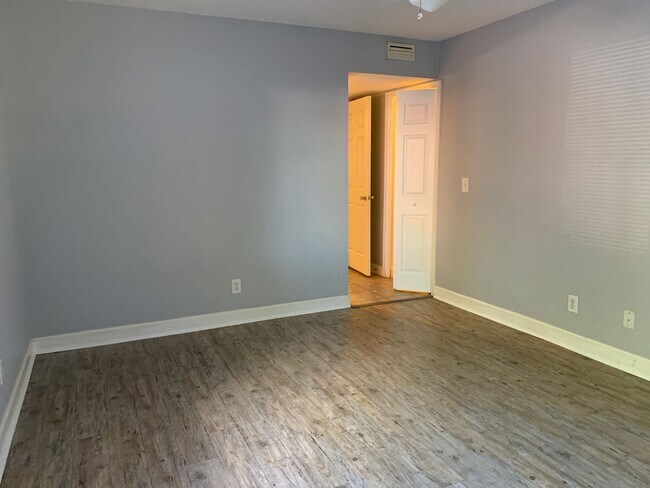 Foto del edificio - Nice Condo in the heart of Orange Park