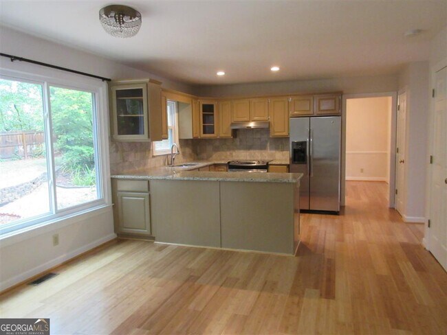 Building Photo - 4635 Villa Chase Dr NE