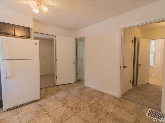 Building Photo - 7410 Hoover Ave