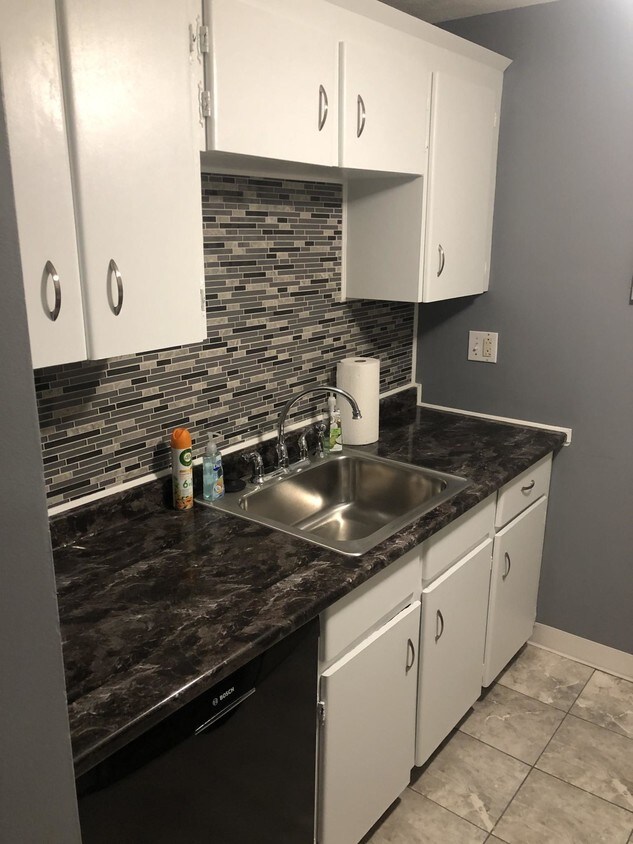 Foto principal - 103 Grove St