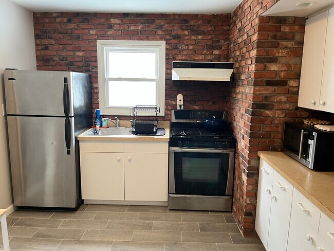 Foto del edificio - 933 Lafayette Ave Ext