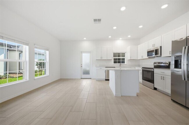 Building Photo - 10848 Fanning Spgs Ln