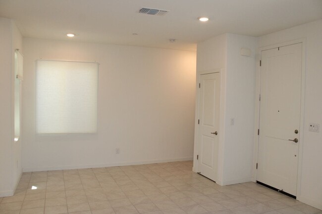 Building Photo - 1618 Scarlet Ash Ave