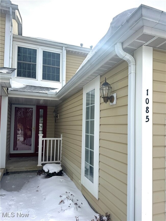 Building Photo - 1085 Sunhaven Dr