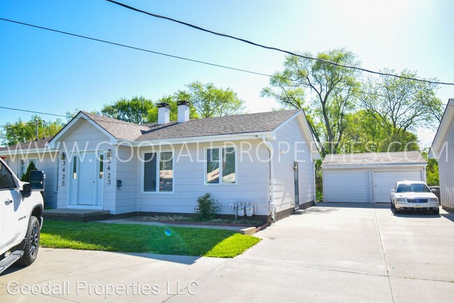 Foto del edificio - 2 br, 1 bath House - 3423 Merle Hay Rd