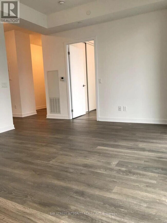 Building Photo - 87 Peter St