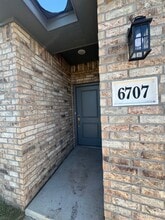 Building Photo - 6707 Pepperdine Dr