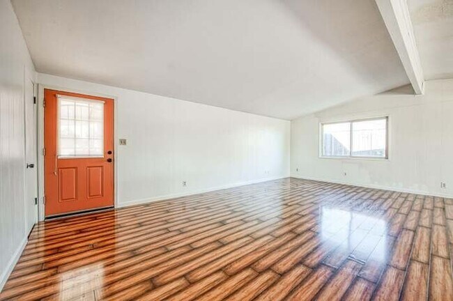 Foto del edificio - 145 Rall Ave