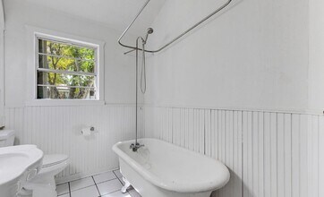 Building Photo - 1300 40th St