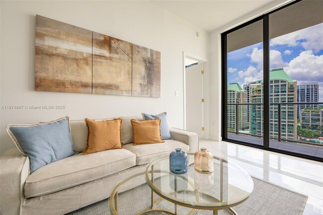 Foto del edificio - 2678 Tigertail Ave