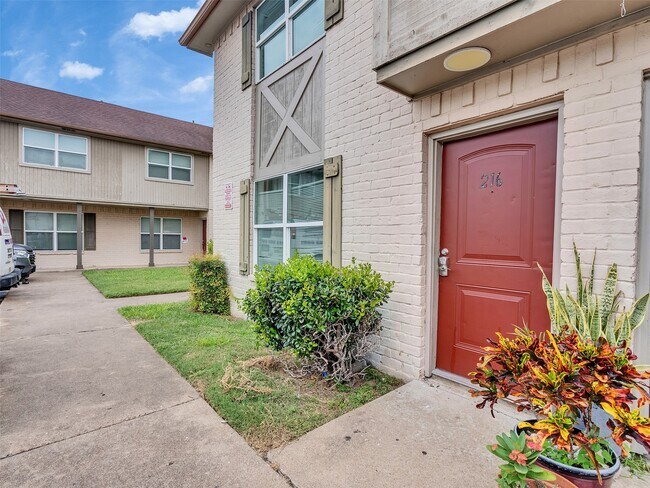 Foto del edificio - 1701 Upland Dr