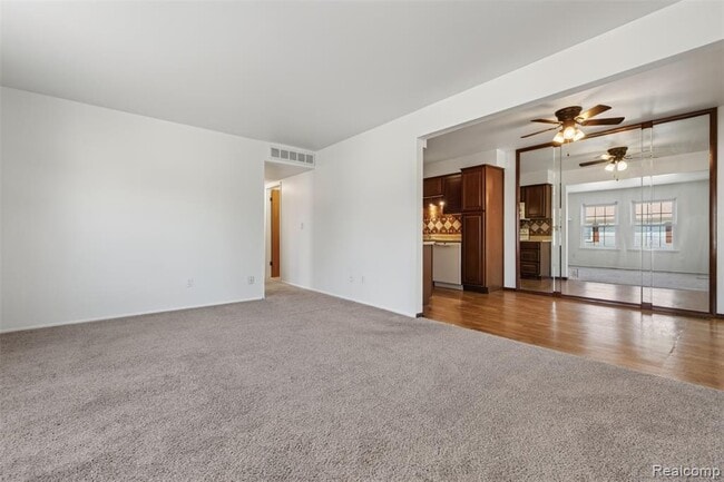 Building Photo - 26070 N Lake Dr