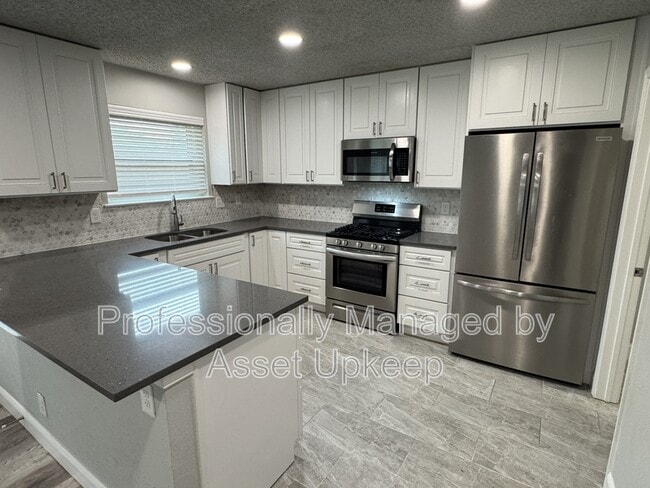 Building Photo - 1223 Dumont Dr