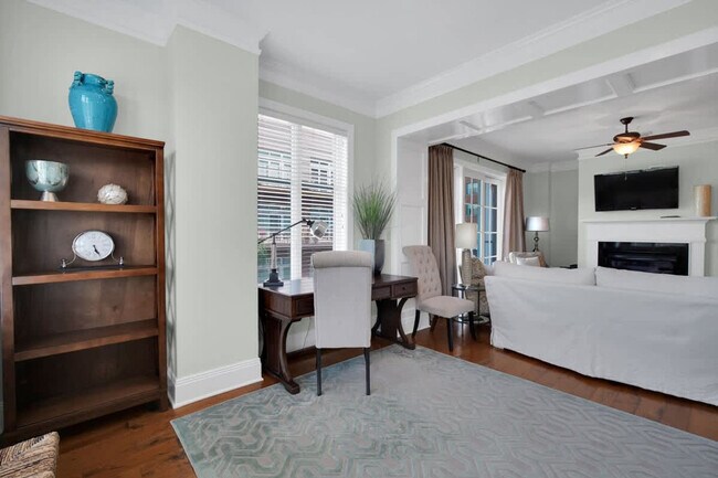 Foto del edificio - 165 W Bay St