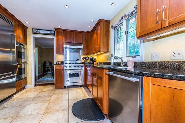Foto del edificio - Beautiful 4-bedroom home located in Allison Park!