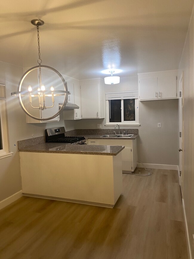 Building Photo - 5719 Woodleigh Dr
