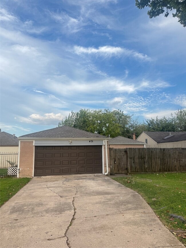 Building Photo - 4131 Bugle Rd