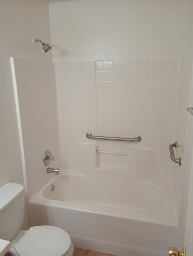 Building Photo - 2 bedroom in Eloy AZ 85131
