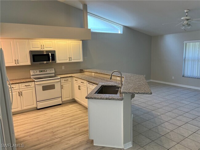 Building Photo - 18072 Horseshoe Bay Cir