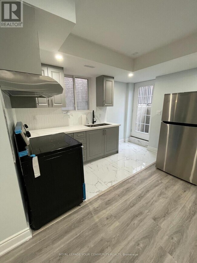 Building Photo - 306 Cedar Hedge Rd