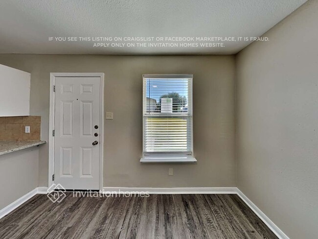 Foto del edificio - 3827 Middlecrest Ln