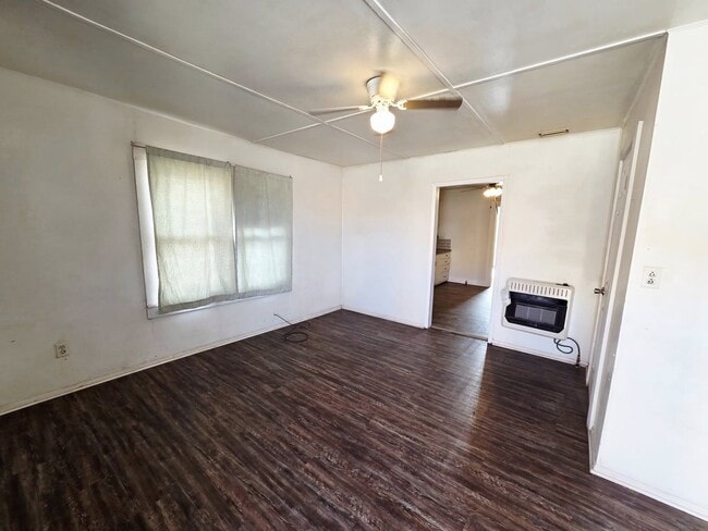 Building Photo - 1002 Runnels St