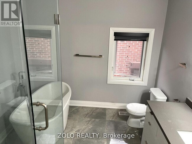 Photo du bâtiment - 18 Paula Blvd