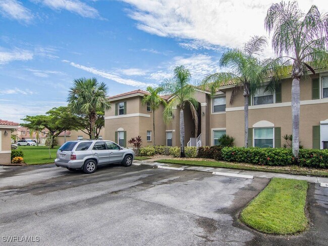 Foto del edificio - 6610 Huntington Lakes Cir