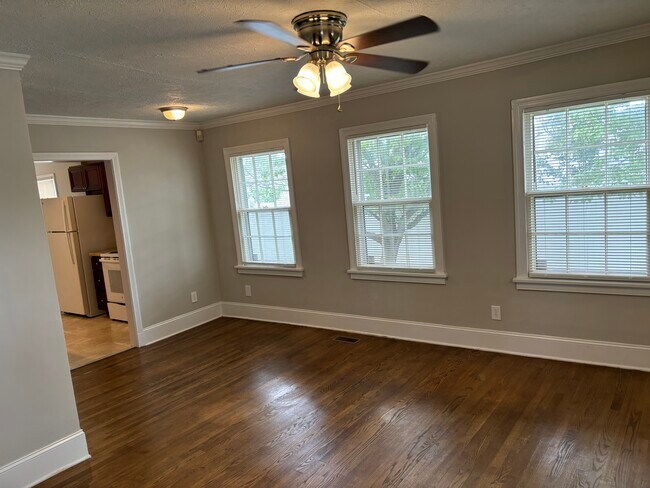Building Photo - 106 Willborough Ave
