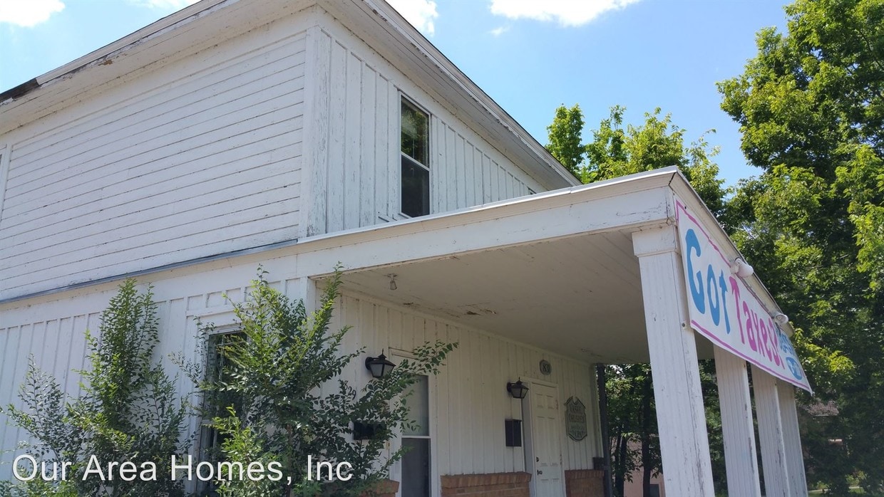 Primary Photo - 2 br, 1 bath House - 829 Main St