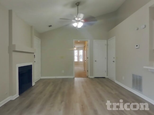 Foto del edificio - 1831 Commonwealth Dr