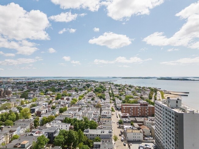 Foto del edificio - 100 Old Harbor St