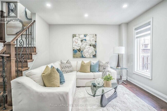 Photo du bâtiment - 7153 Fairmeadow Crescent