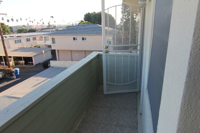 Back balcony - 3122 Arizona Ave