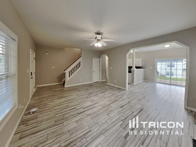 Foto del edificio - 4104 Bay Rum Ln