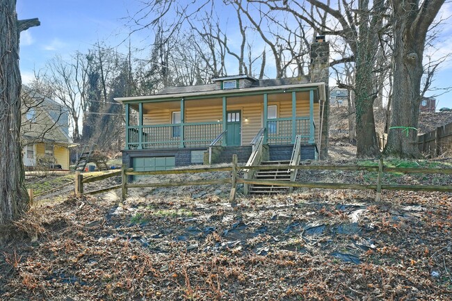 Building Photo - Charming 2 Bedroom Home in Penn Hills