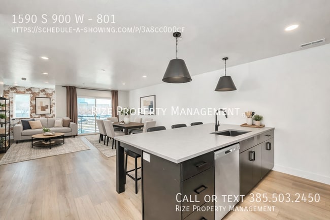 Building Photo - 1590 S 900 W