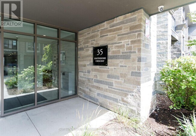 Photo du bâtiment - 35 Southshore Cres